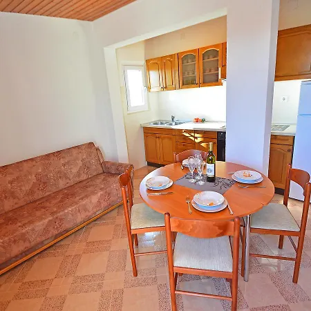 Apartment Milka-3 * Brodarica (Sibenik-Knin)